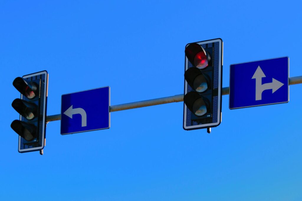 Panneaux de signalisation : le guide ultime pour ne plus se tromper